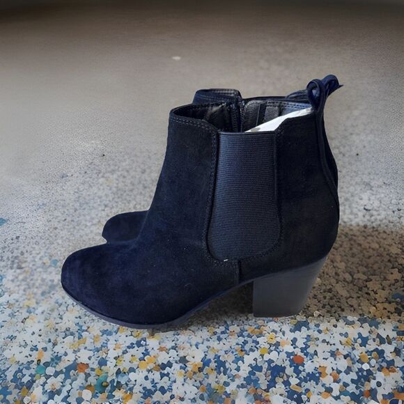 Dolce Vita Women's Black Collyns Short Bootie Suede Leather Stack Heel Size 7.5 - Picture 2 of 13